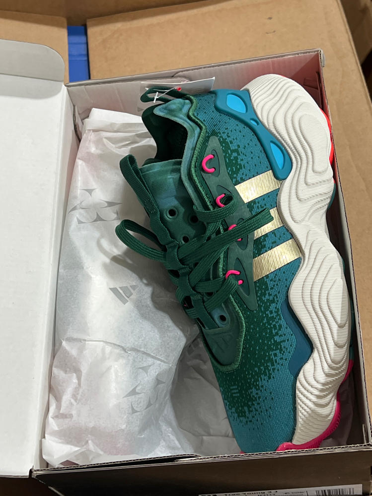adidas Trae Young 3 GS Boys Shoes Size 4.5, Color: Green/Gold