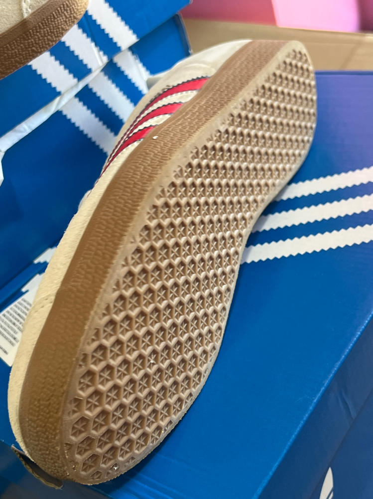 adidas Gazelle Arsenal - Men's (JS3042, Off White/Night Sky/Better Scarlet)
