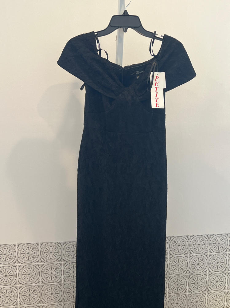 Betsy & Adam Black Brocade Jacquard Off-The-Shoulder Long Dress Size 2P $269
