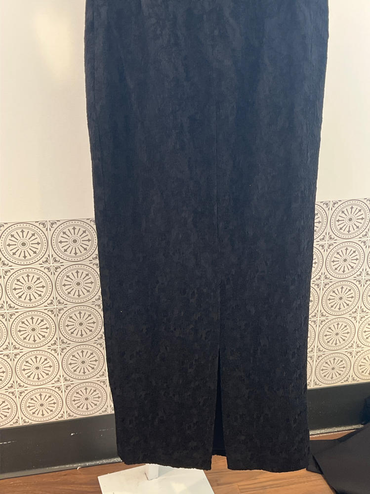 Betsy & Adam Black Brocade Jacquard Off-The-Shoulder Long Dress Size 2P $269