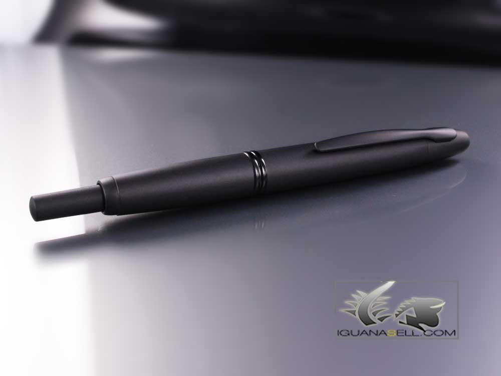 PILOT Vanishing Point Collection Refillable & Retractable Fountain Pen, Matte Black Barrel, Blue Ink, Medium Nib (60581)