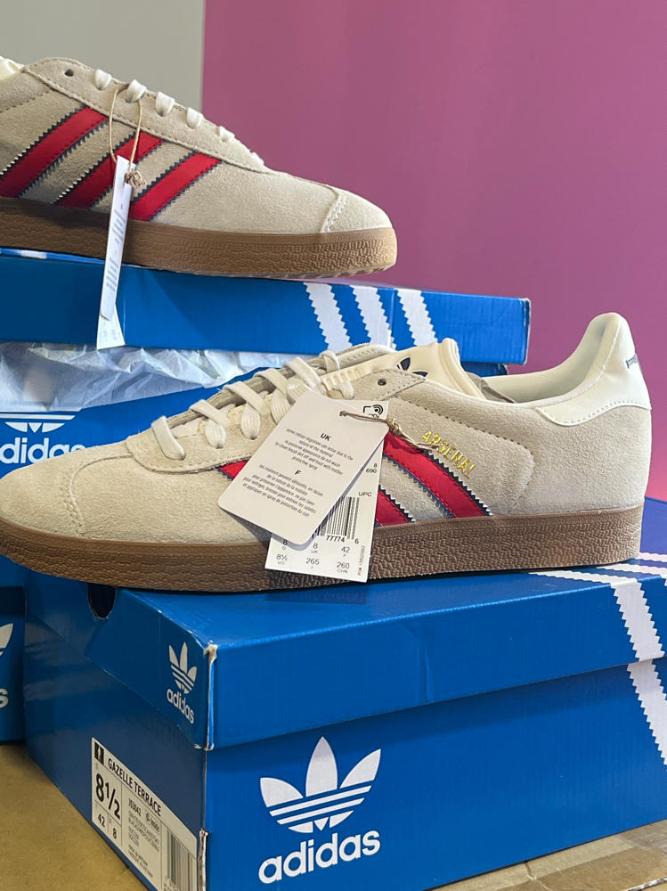 adidas Gazelle Arsenal - Men's (JS3042, Off White/Night Sky/Better Scarlet)