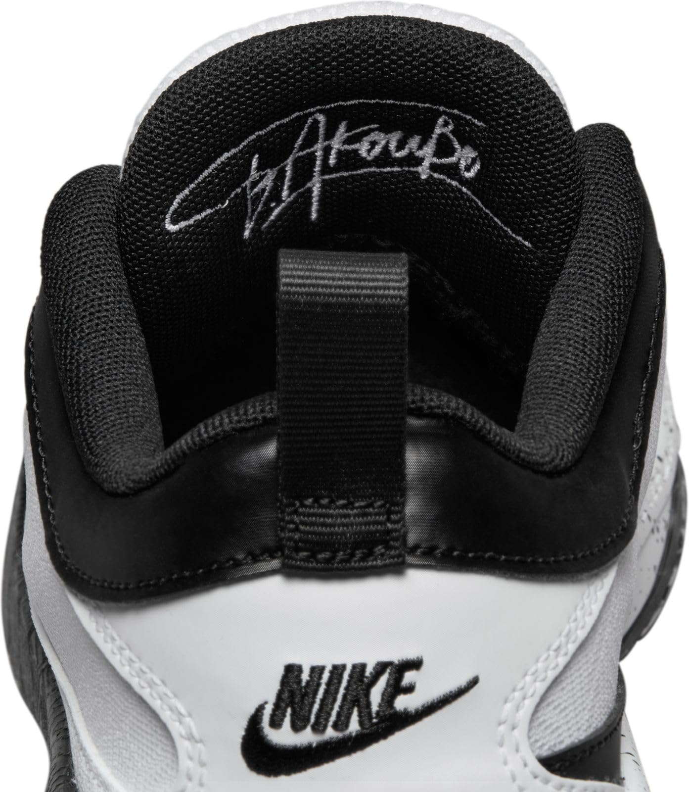 Nike Boy's Freak 5 (Big Kid) White/White/Black/Photo Blue 5.5 Big Kid M