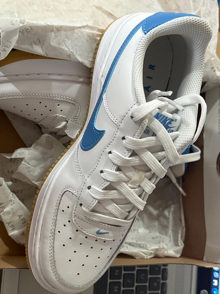 Nike Air Force 1 Big Kids' Shoes (FV5948-115, White/Gum Light Brown/Blue Beyond) Size 5.5y, 5y, 6.5y, 7y,