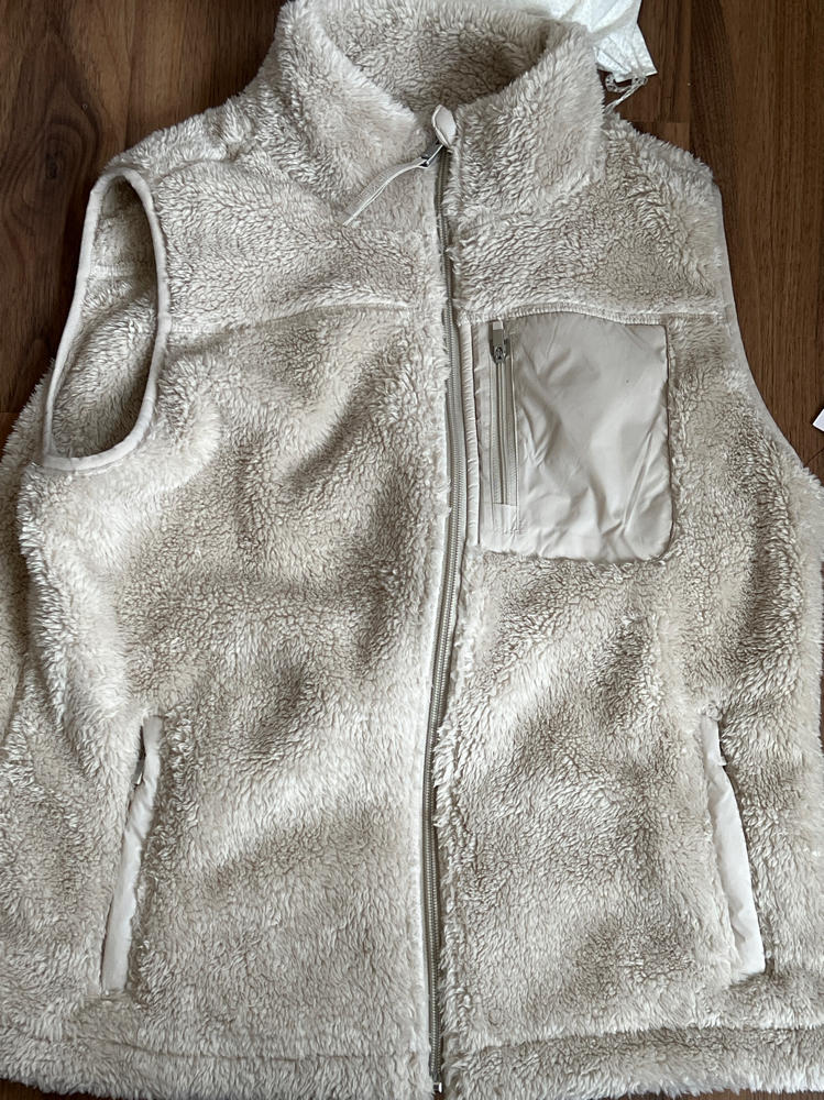 Calvin Klein Women s Sherpa Vest  Porcini  L, xl new