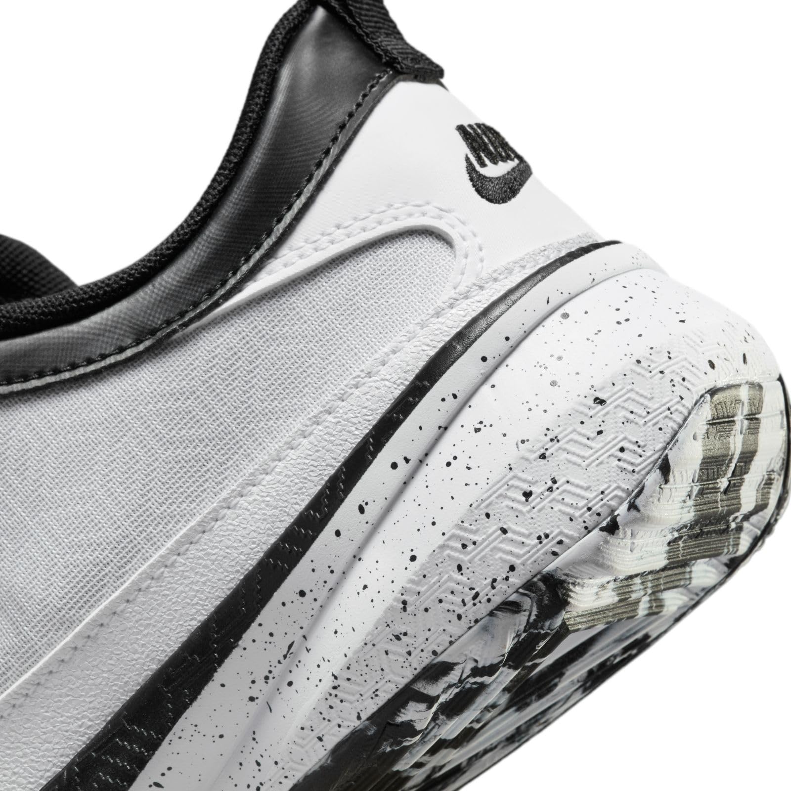 Nike Boy's Freak 5 (Big Kid) White/White/Black/Photo Blue 5.5 Big Kid M