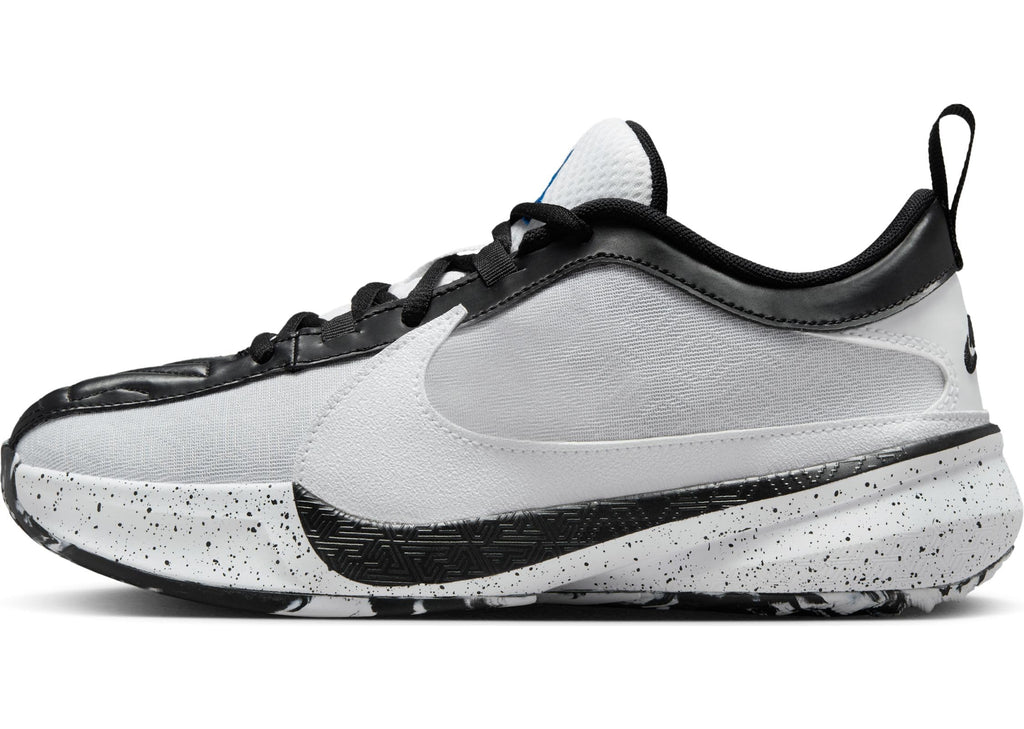 Nike Boy's Freak 5 (Big Kid) White/White/Black/Photo Blue 5.5 Big Kid M