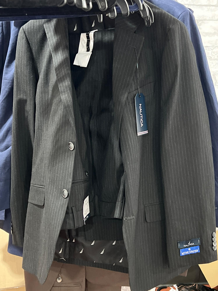 Nautica Mens Modern fit 2 Piece Suit 38 R / 32 Waist Black Striped Stretch