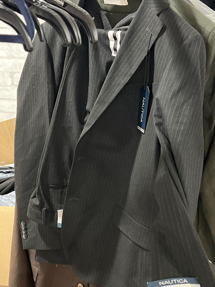 Nautica Mens Modern fit 2 Piece Suit 42 R / 36 Waist Black Striped Stretch