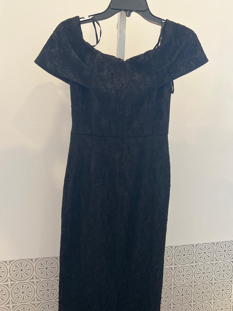 Betsy & Adam Black Brocade Jacquard Off-The-Shoulder Long Dress Size 2P $269