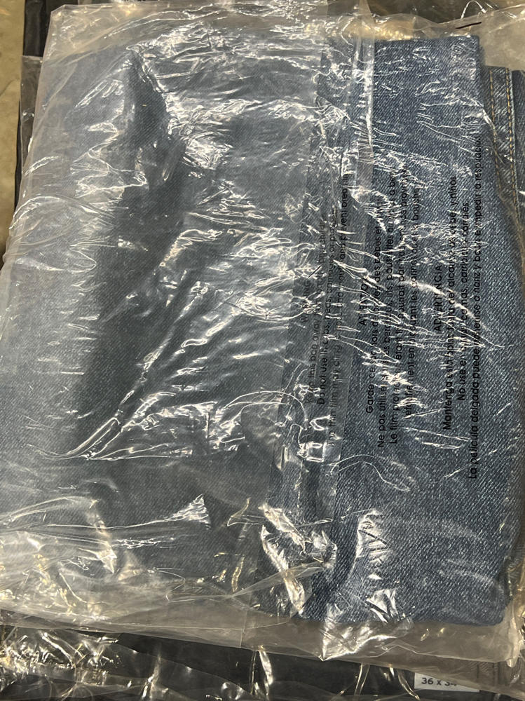 Levi's Men's 505 Regular Fit Jeans (Also Available in Big & Tall), Medium Stonewash, 33W x 32L