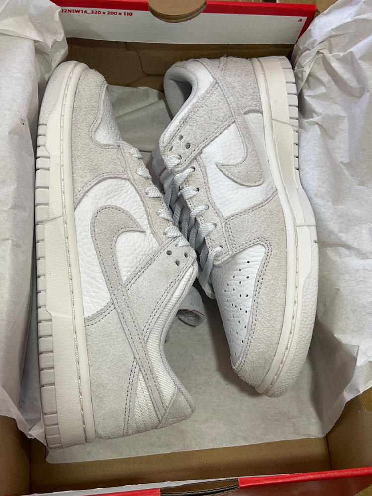 WMNS Nike Dunk Low (Summit White/Photon Dust) low top sneakers