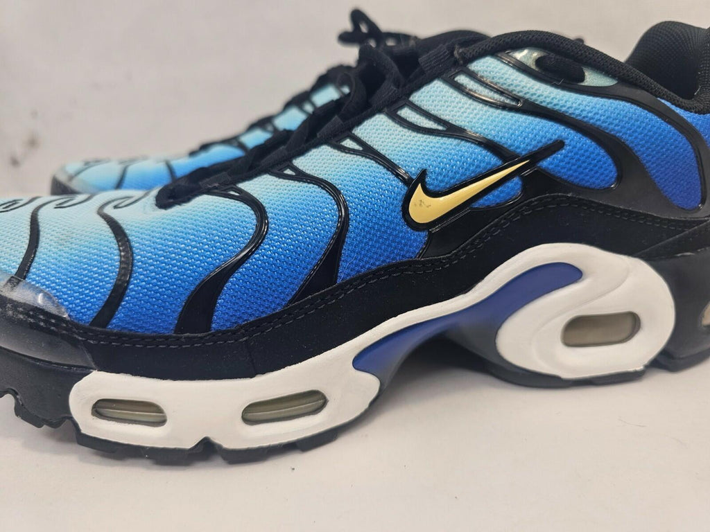 Nike Air Max Plus Big Kids' Shoes (CD0609-032, Black/Sky Blue/Hyper Blue/Chamois) youth kids shows