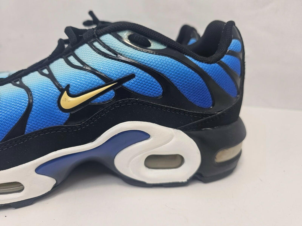 Nike Air Max Plus Big Kids' Shoes (CD0609-032, Black/Sky Blue/Hyper Blue/Chamois) youth kids shows