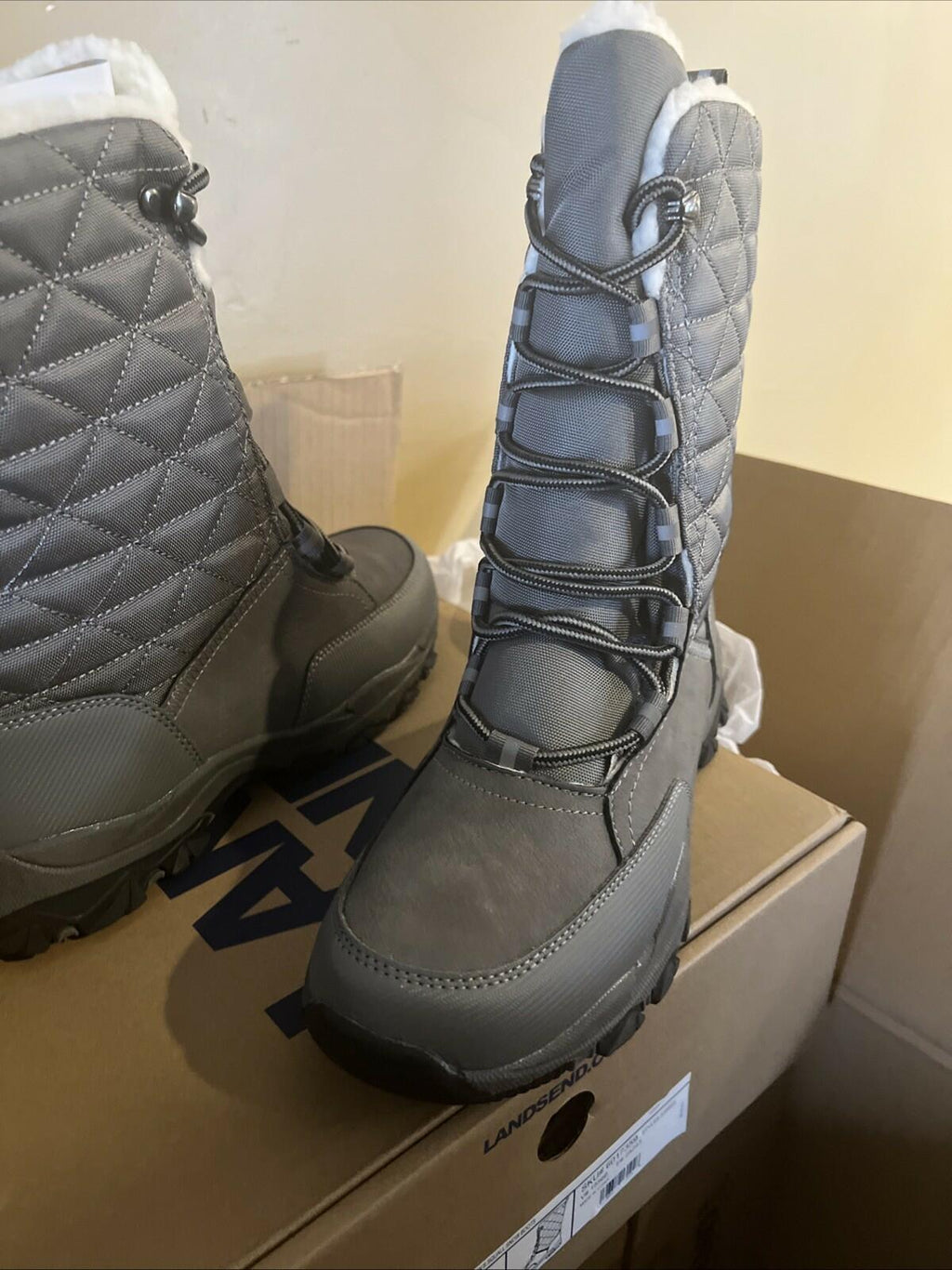 NWT Lands' End Women's Gray Squall Boots Winter Thermolite Gray