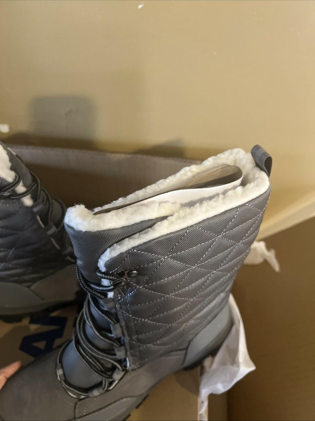 NWT Lands' End Women's Gray Squall Boots Winter Thermolite Gray
