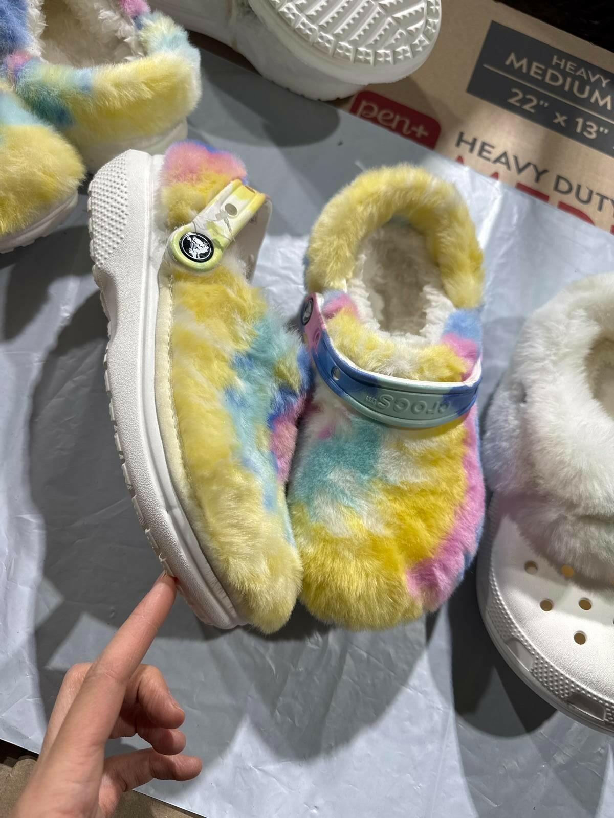 CROCS CLASSIC FUR SURE women's Lined Clog Shoe white and tie dye