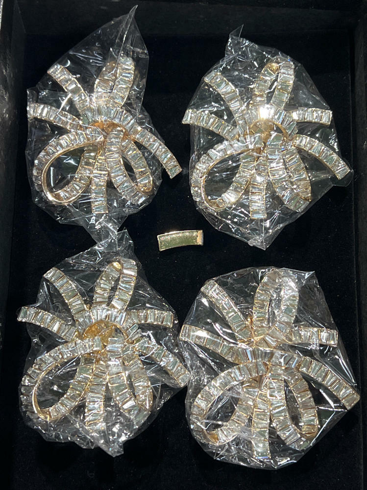 Kim Seybert Women's Jeweled Bow Napkin Ring Set of 4, msrp $400 Gold/Crystal, One Size