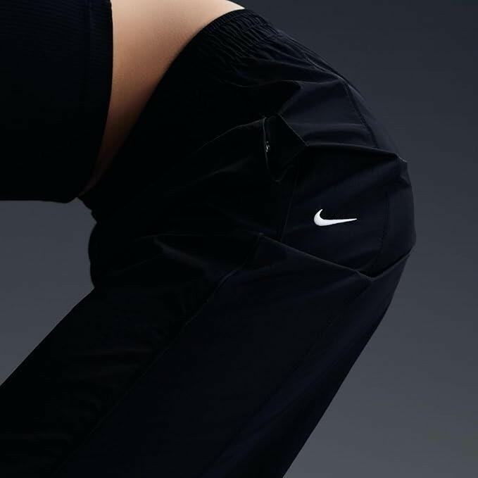 Nike Womens Windrunner High-Waisted Woven Open-Hem Pants Black/White Small, xs