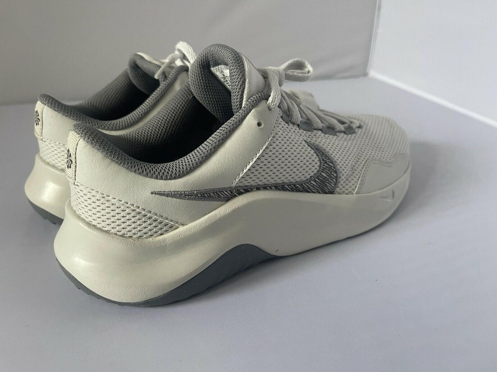 Nike Men's Legend Essential 3 Trainers, Photon dust Anthracite Cool Grey,  Men