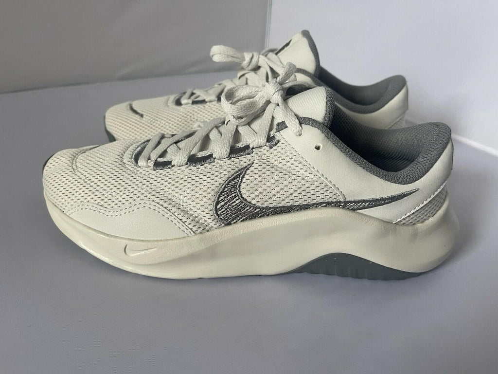 Nike Men's Legend Essential 3 Trainers, Photon dust Anthracite Cool Grey,  Men