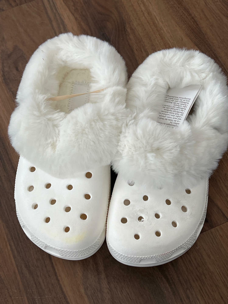 Crocs Women's Classic Mammoth Fuzzy Slippers Clog, White, 7 Women 5 Men US stains