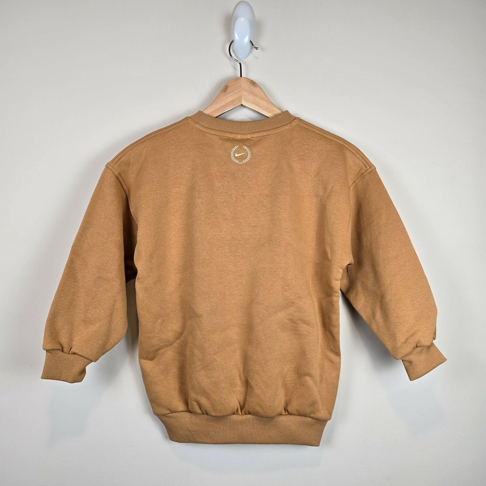 Nike Kids Swoosh Sweatshirt Size XS/6x-7, small Tan Pullover HJ6234-201 Oversize Crew