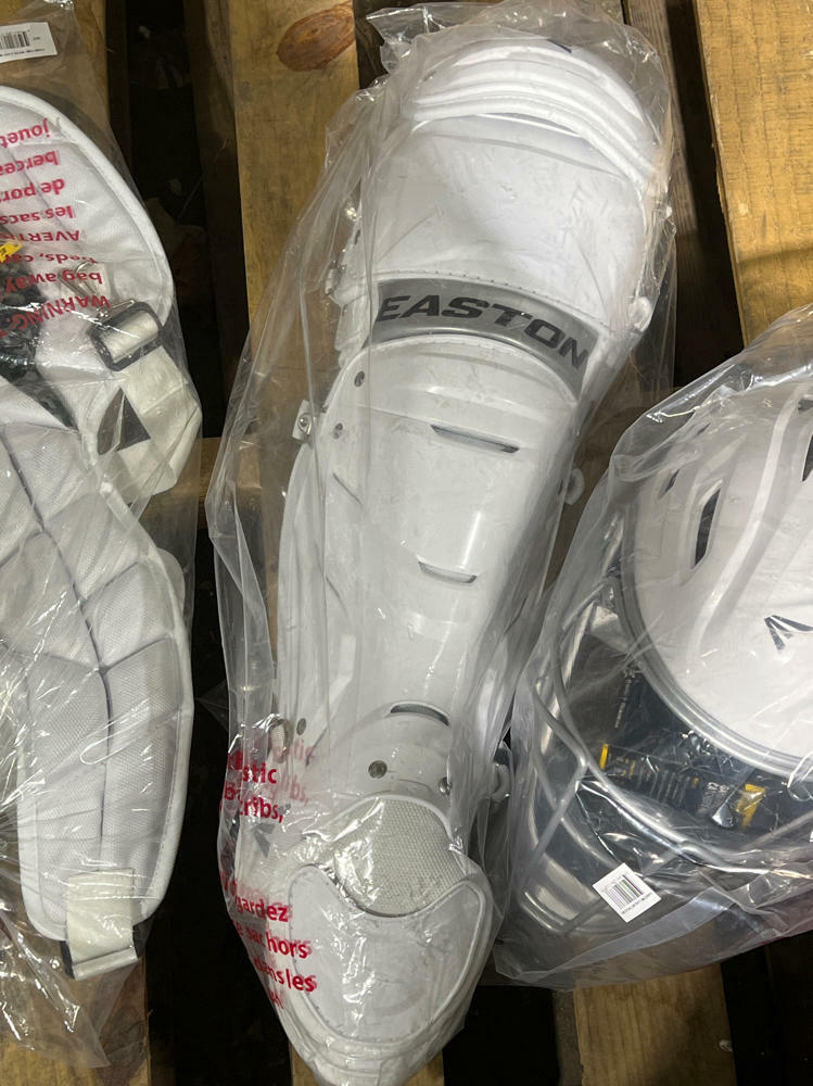 Easton | Gametime MOJO Catcher's Kit | White | Intermediate, Intermediate | Ages 13-15 large kids