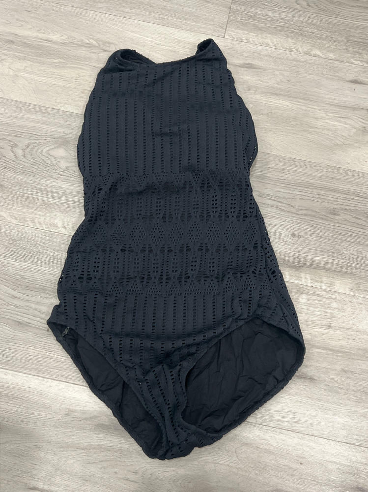 Profile by Gottex Women's Standard Notre Dame High Neck One Piece, Black