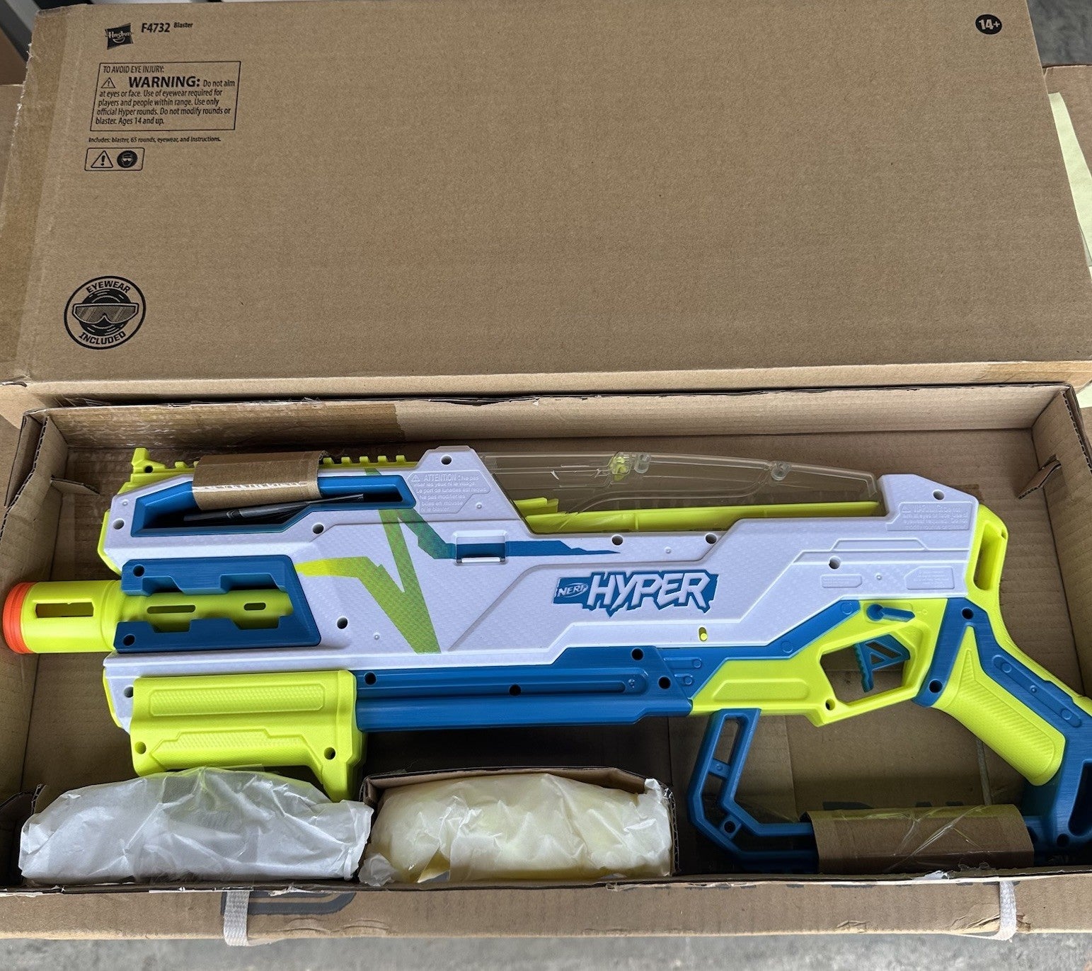 Nerf Hyper Siege-50 Pump-Action Blaster, 40 Hyper Rounds, Eyewear, Up to 110 FPS Velocity, Easy Reload, Holds Up to 50 Rounds